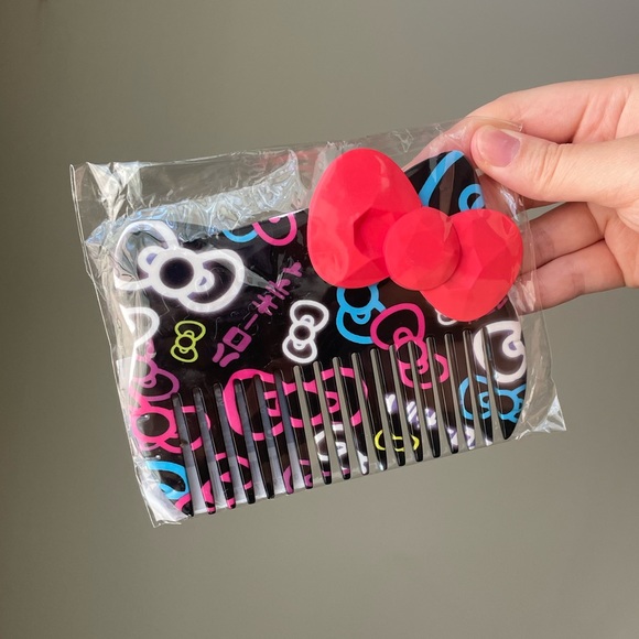 🆕NWT Hello Kitty x Sephora Tokyo Pop Wide Tooth Comb, Red/Black - Picture 2 of 4